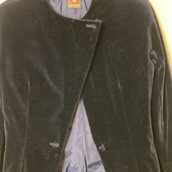 Ann Klein size 6 velour blazer. Dark Navy.Fully lined. Vintage. Shoulder pads. - Picture 7 of 8